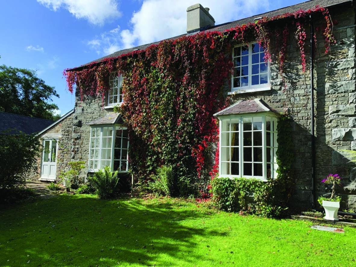 Pontyclerc Farm House Bed And Breakfast Ammanford Zewnętrze zdjęcie