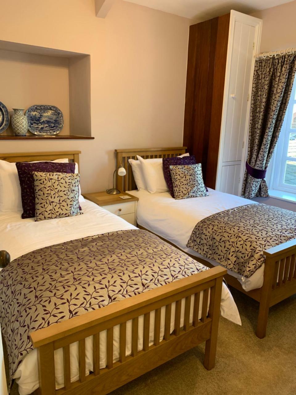 Pontyclerc Farm House Bed And Breakfast Ammanford Zewnętrze zdjęcie